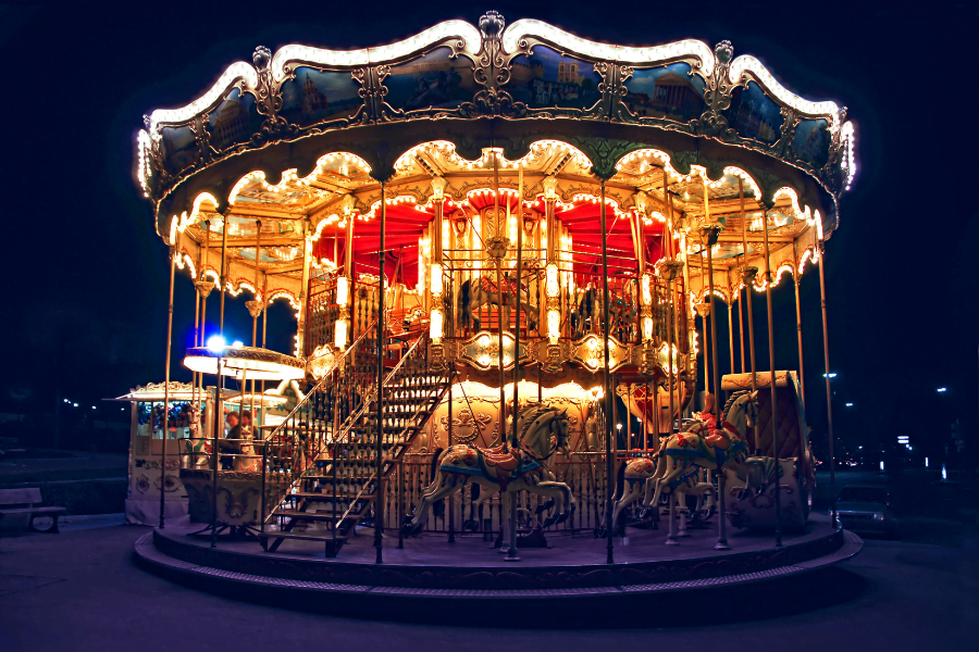 Imagem de um carrossel para ilustrar a vertigem